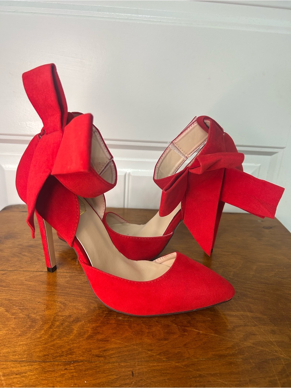 Red Bow Ankle-Strap Pointed-Toe Heels size 40